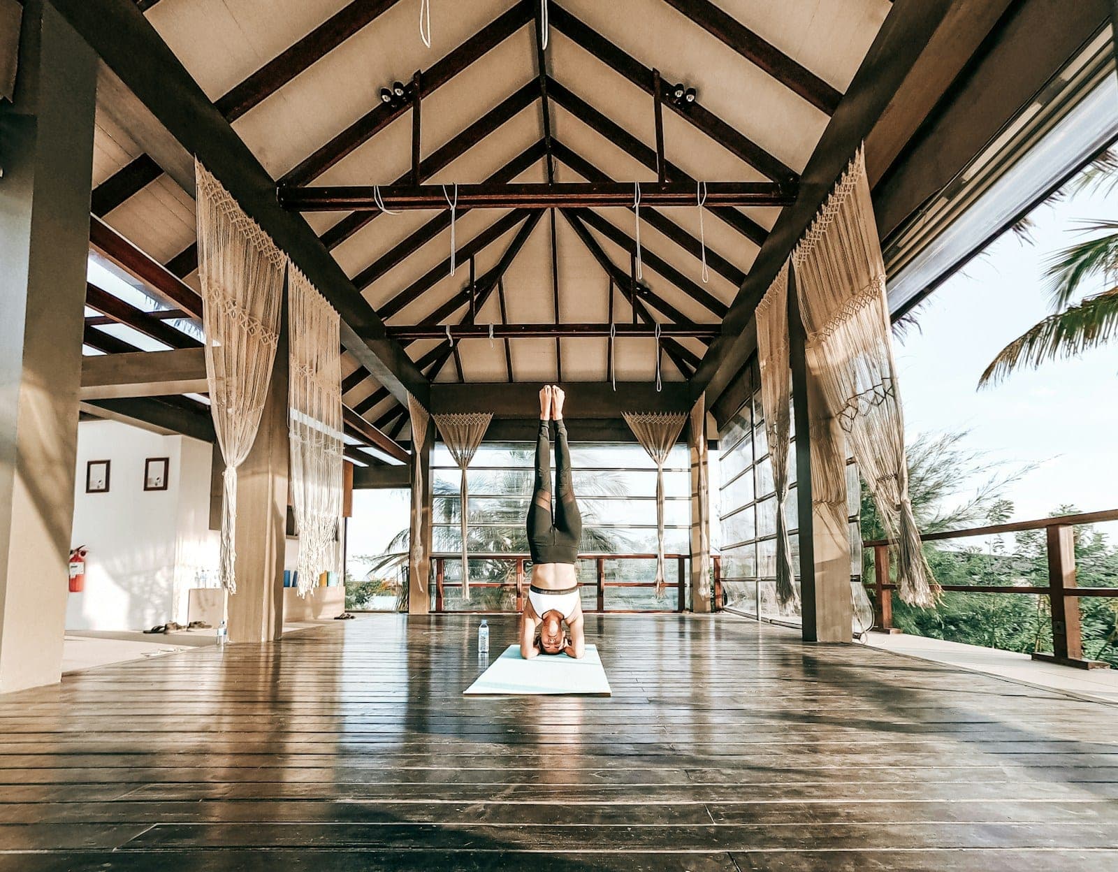 Une séance de yoga dans un lieu d'exception